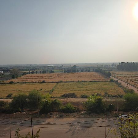 Signature 2Bhk Staycation Greater Noida Extérieur photo